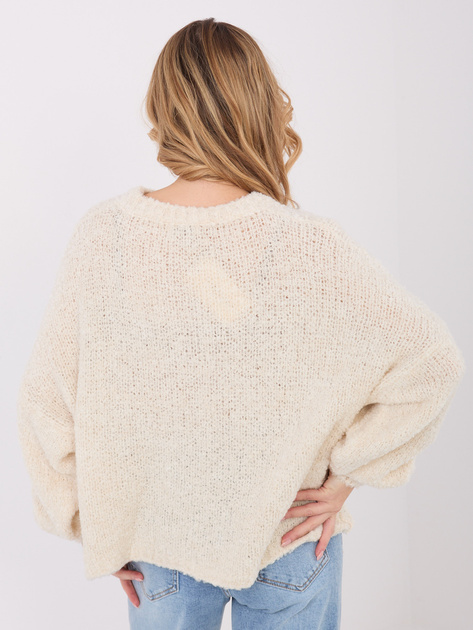 Kremowy sweter boucle z okrągłym dekoltem