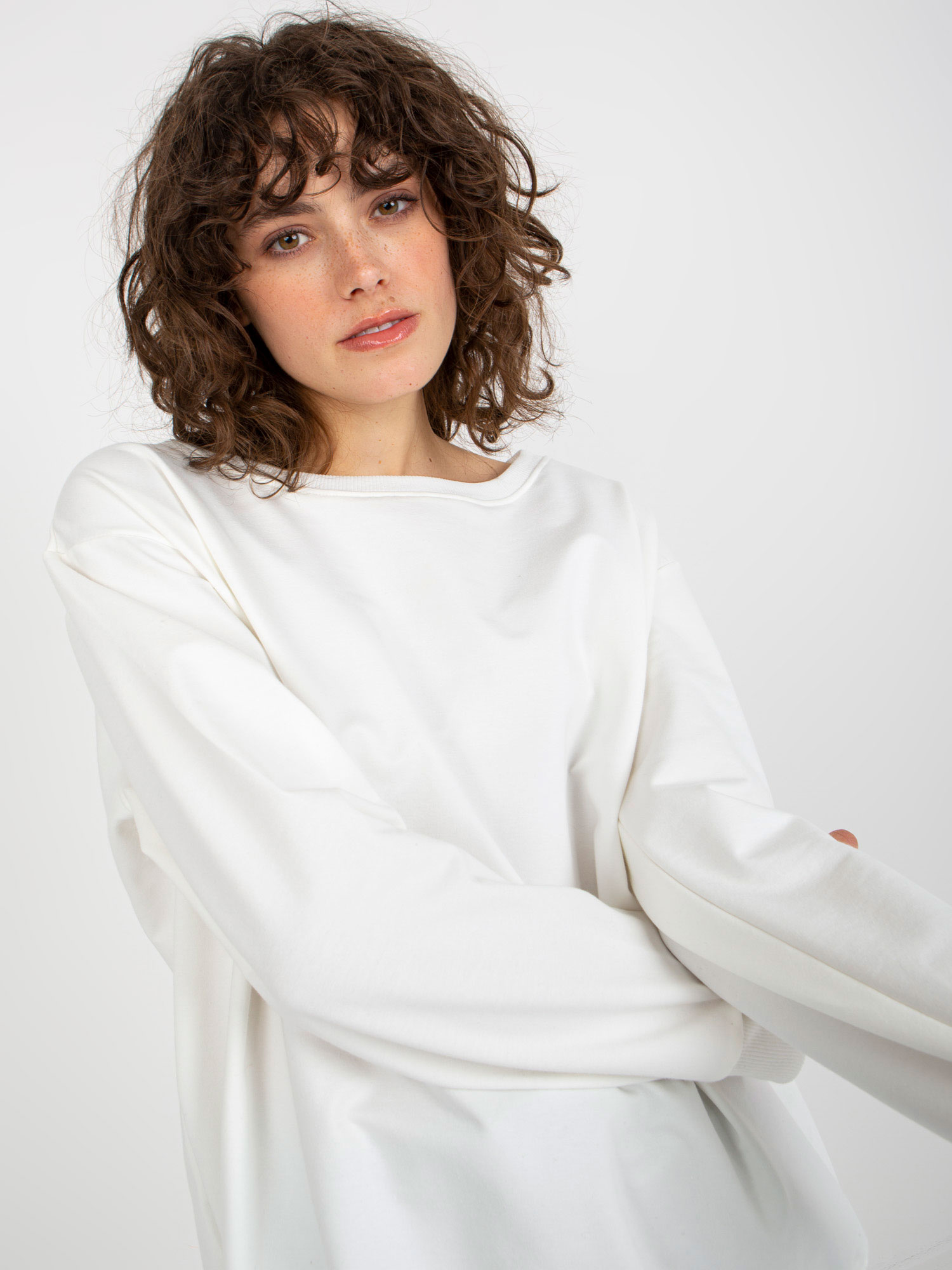 Ecru gładka bluza bez kaptura oversize
