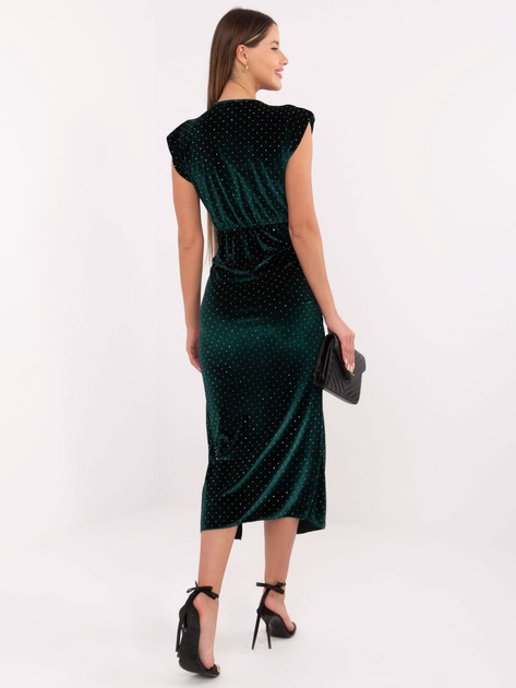 Ciemnozielona welurowa sukienka z ozdobnym detalem