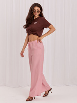 Dirty pink summer trousers made of viscose.