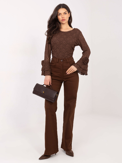 Brązowe jeansowe spodnie z prostą nogawką