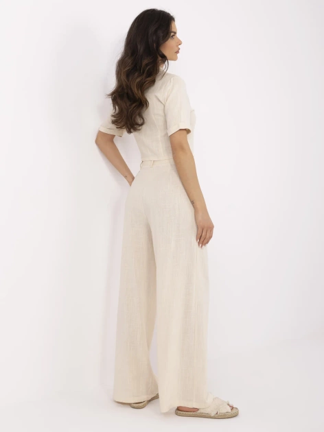 Jasnobeżowy letni komplet z krótką koszulą