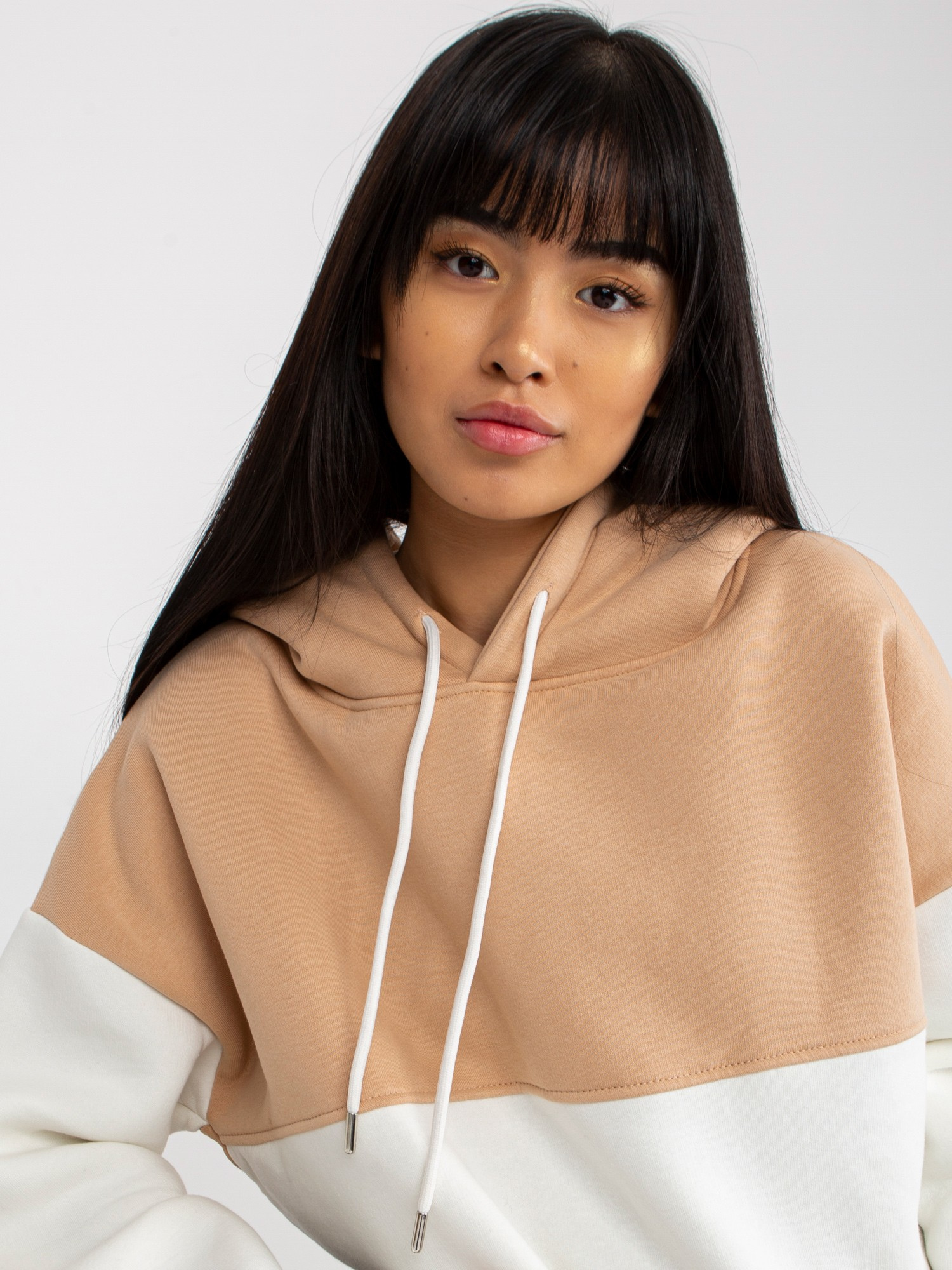 Beżowo-ecru dresowa bluza basic z kapturem RUE PARIS