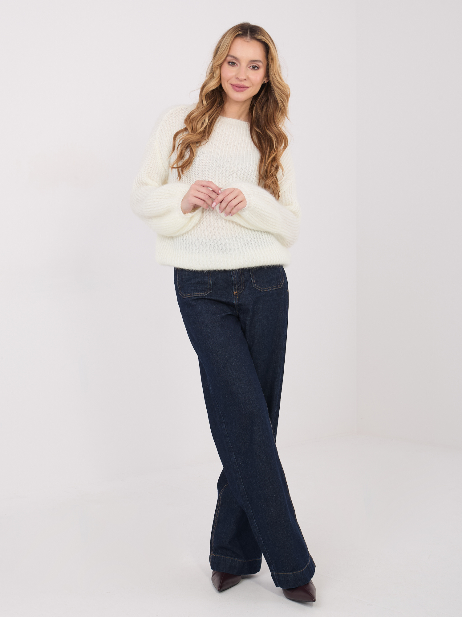 Sweter ecru