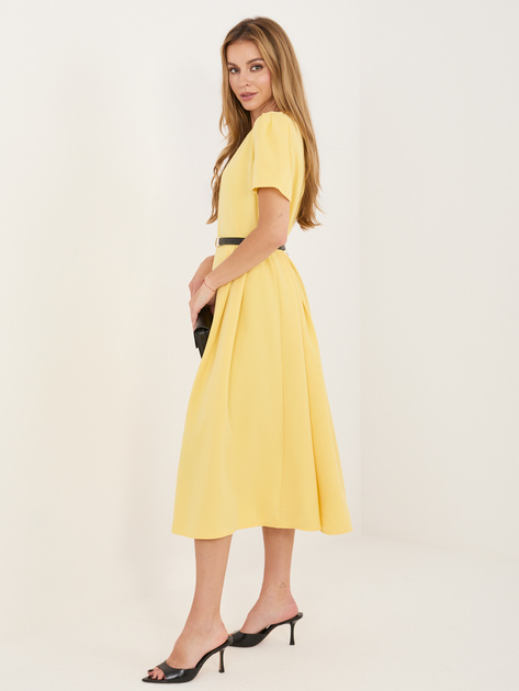 Żółta rozkloszowana sukienka z paskiem