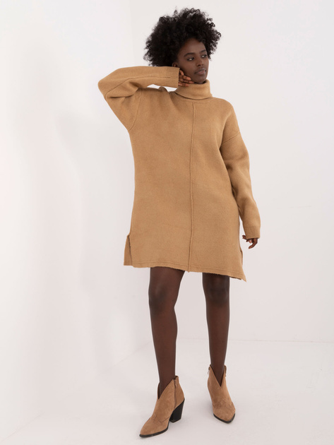 Hurtownia Camelowa sukienka dzianinowa z golfem