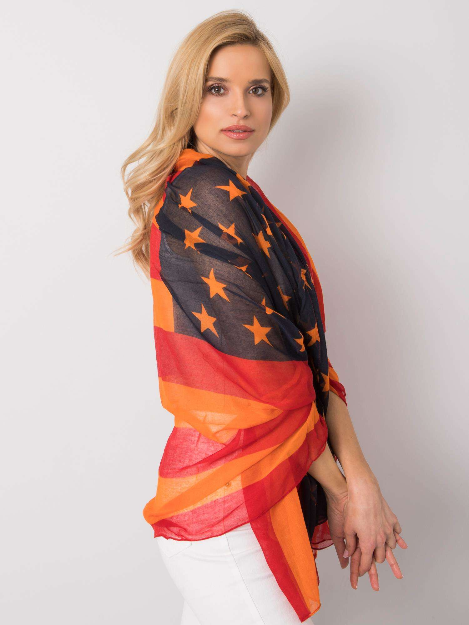 Rot-orange Schal mit Print.
