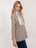 Hurtownia Ciemnobeżowy sweter oversize z apaszką