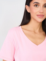 Jasnoróżowy t-shirt z dekoltem w serek RUE PARIS 