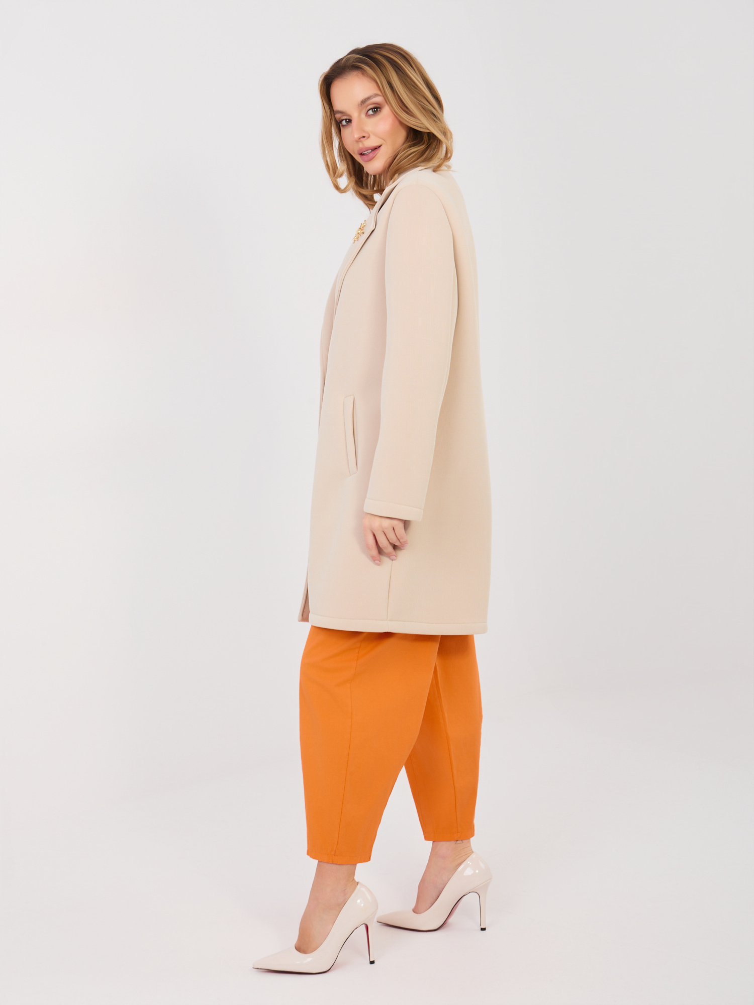 Beige dámský plášť z pěnového materiálu RUE PARIS.