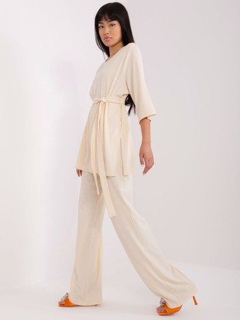 Hurt Jasnobeżowy damski komplet casualowy w prążek