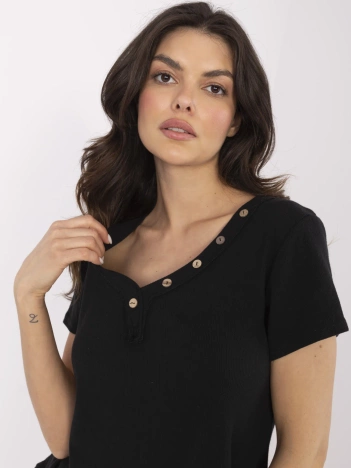 Czarna prążkowana bluzka z ozdobnymi guzikami