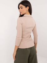 Hurtownia Beżowa dopasowana bluzka z rękawem 3/4