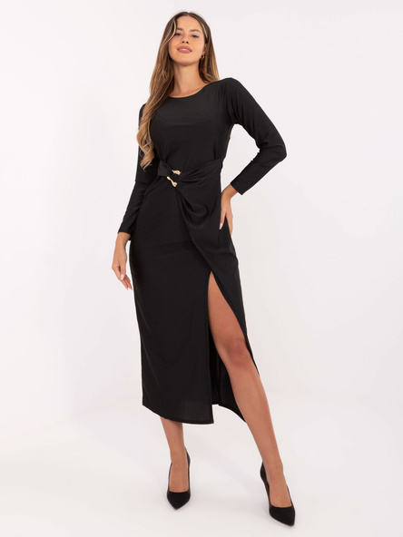 Czarna wieczorowa sukienka z marszczeniem