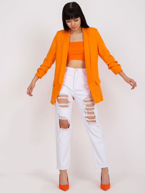 Białe spodnie jeansowe mom z dziurami