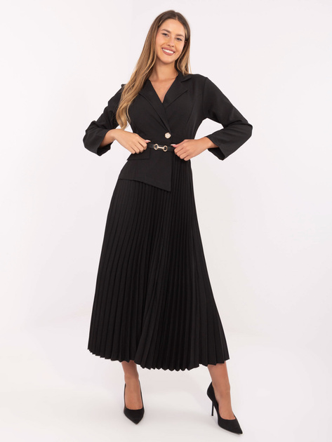 Czarna długa sukienka z plisowanym dołem