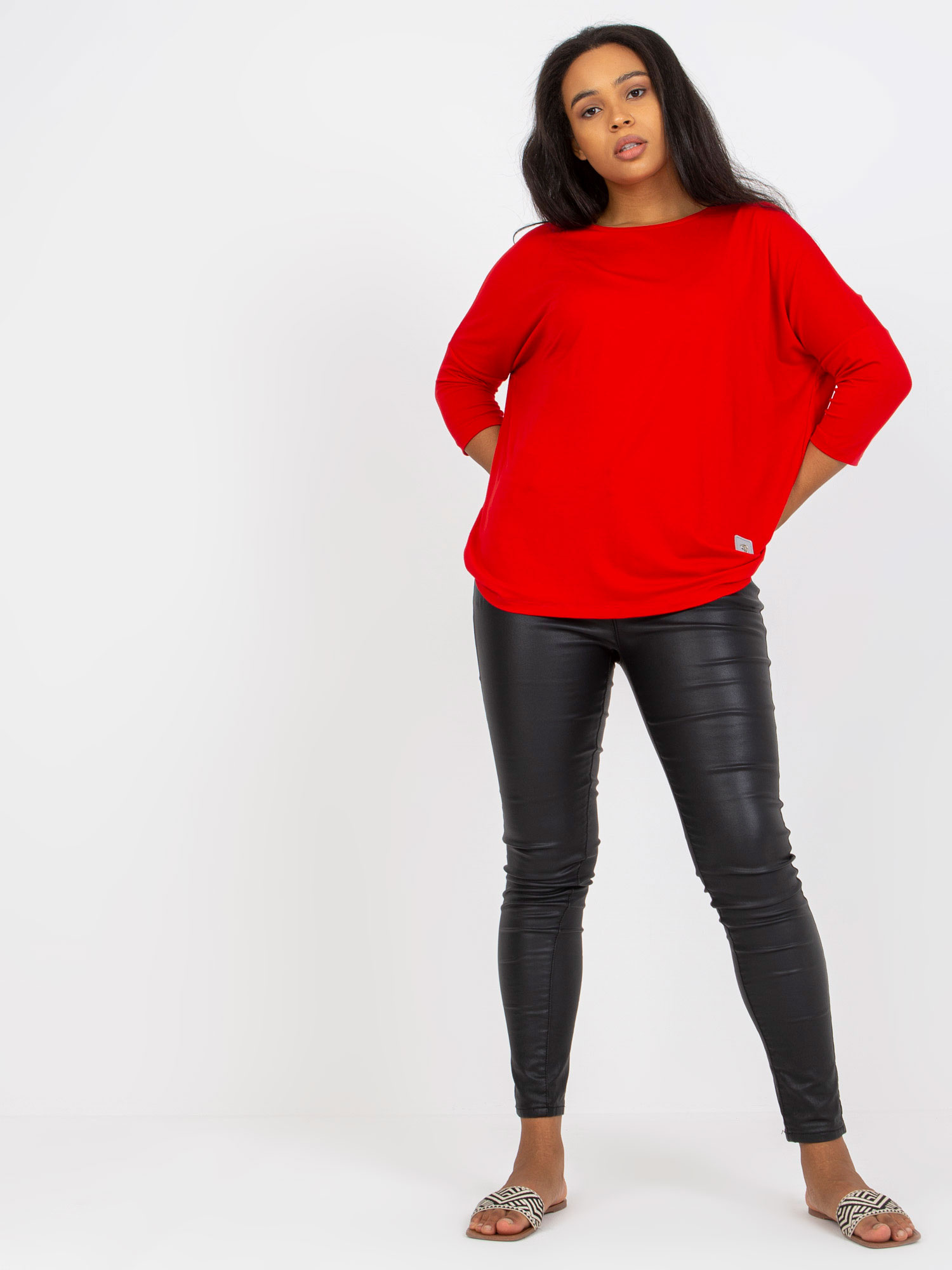 Hurtownia Czerwona gładka bluzka plus size z bawełny 
