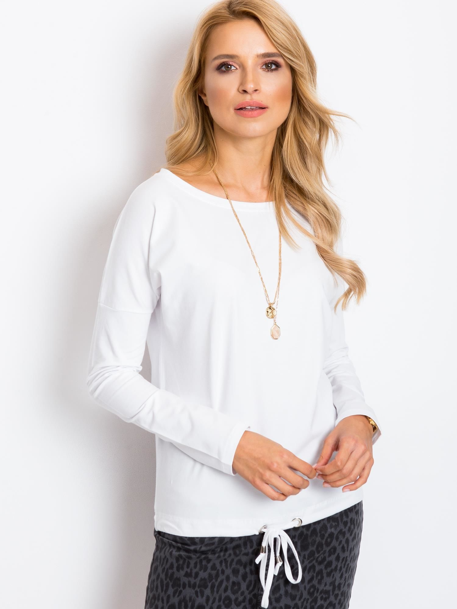 Biała bluzka basic z długim rękawem Carla
