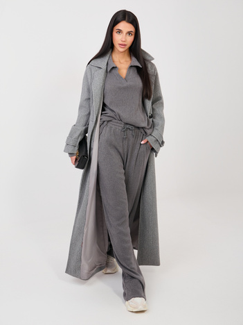 Ciemnoszary dzianinowy komplet w prążek