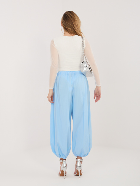 Jasnoniebieskie spodnie parachute z nogawką 7/8 RUE PARIS