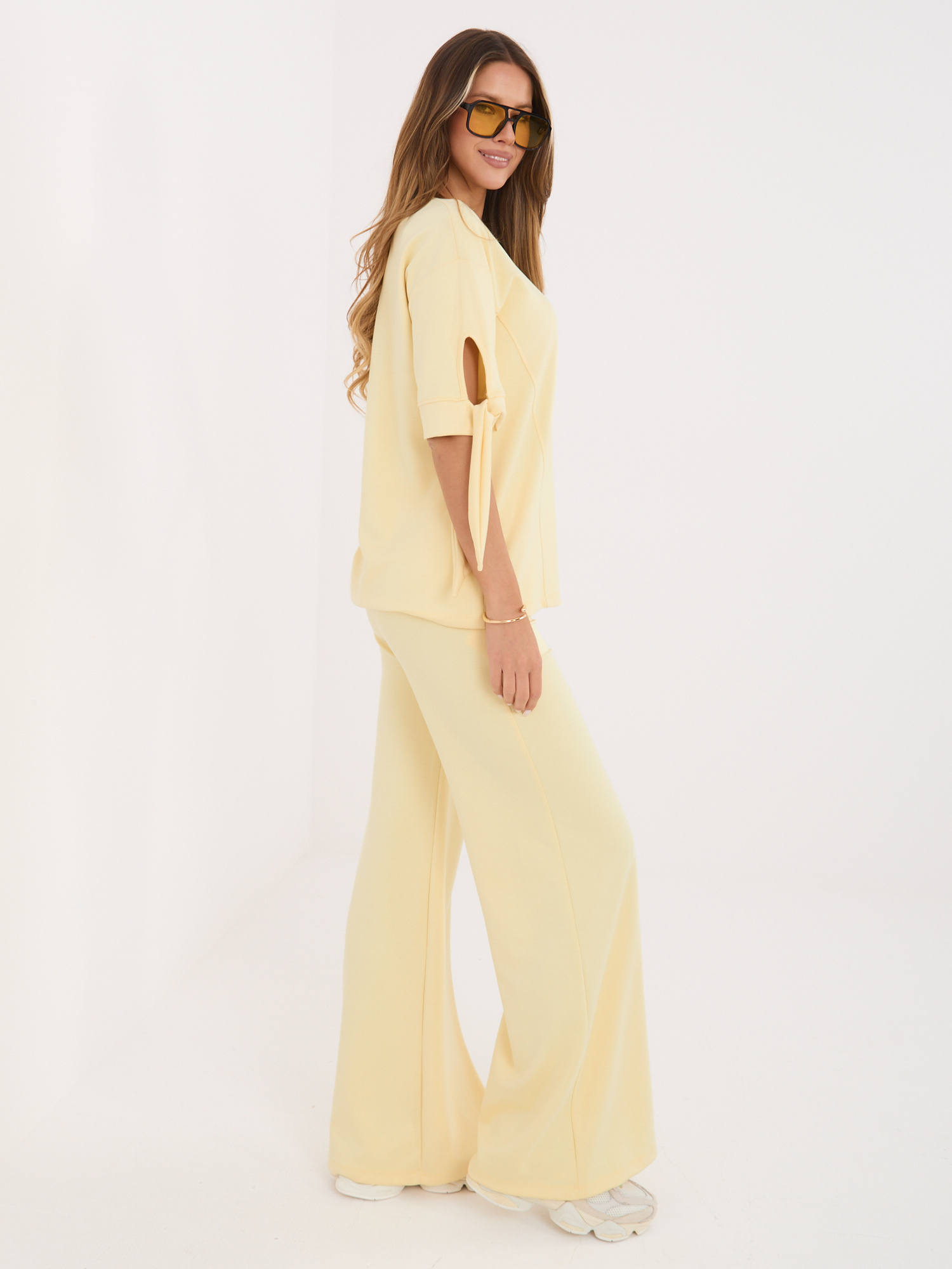 Jasnożółty damski komplet z szerokimi spodniami