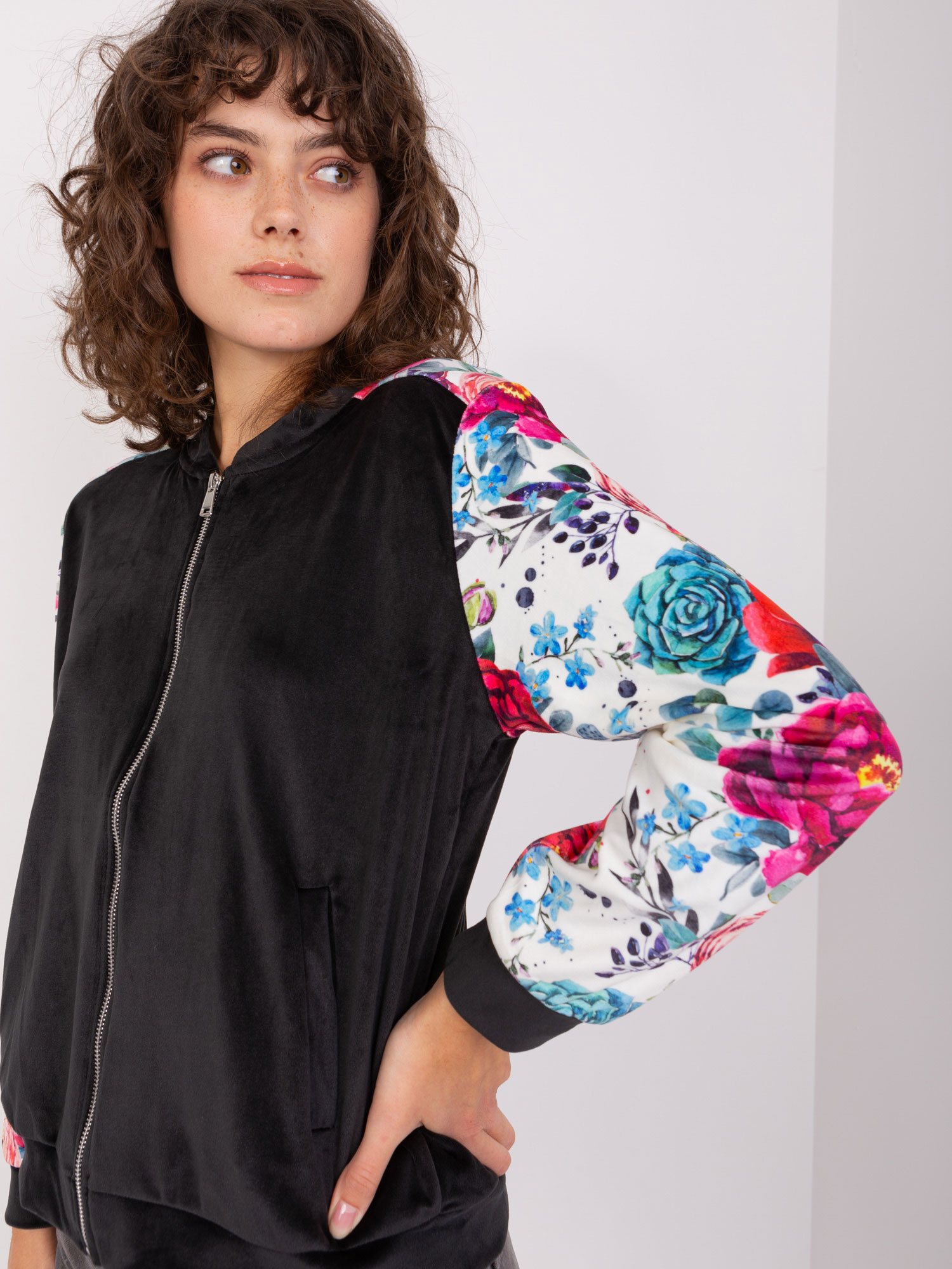 Czarna-ecru damska bluza na suwak RUE PARIS