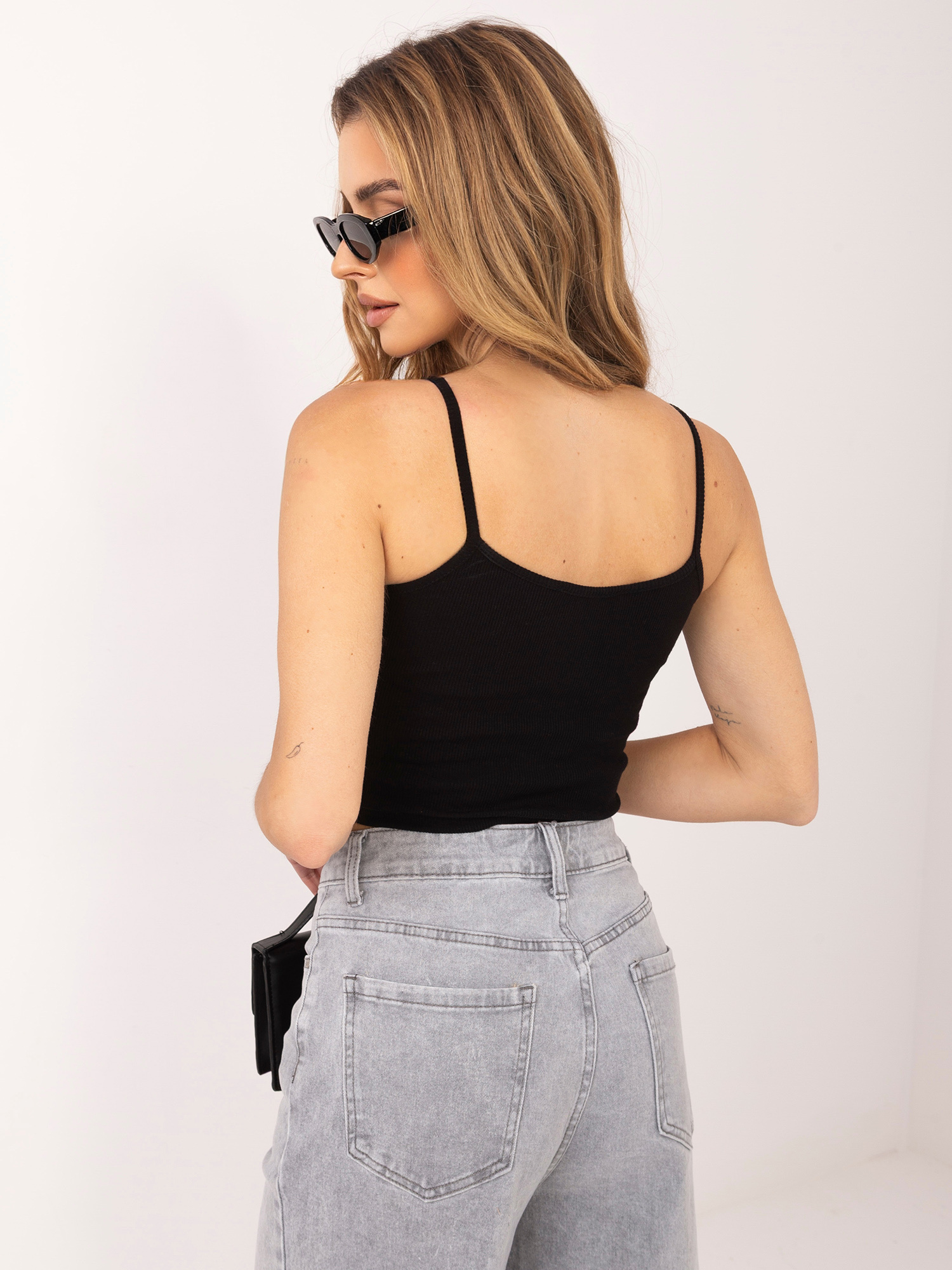 Czarny krótki top basic w prążki RUE PARIS