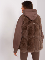 Hurtownia Brązowa futrzana kamizelka z kieszeniami