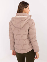 Ciemnobeżowa damska kurtka z pikowaniem