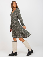 Hurt Khaki sukienka z printami i gumką w pasie FRESH MADE