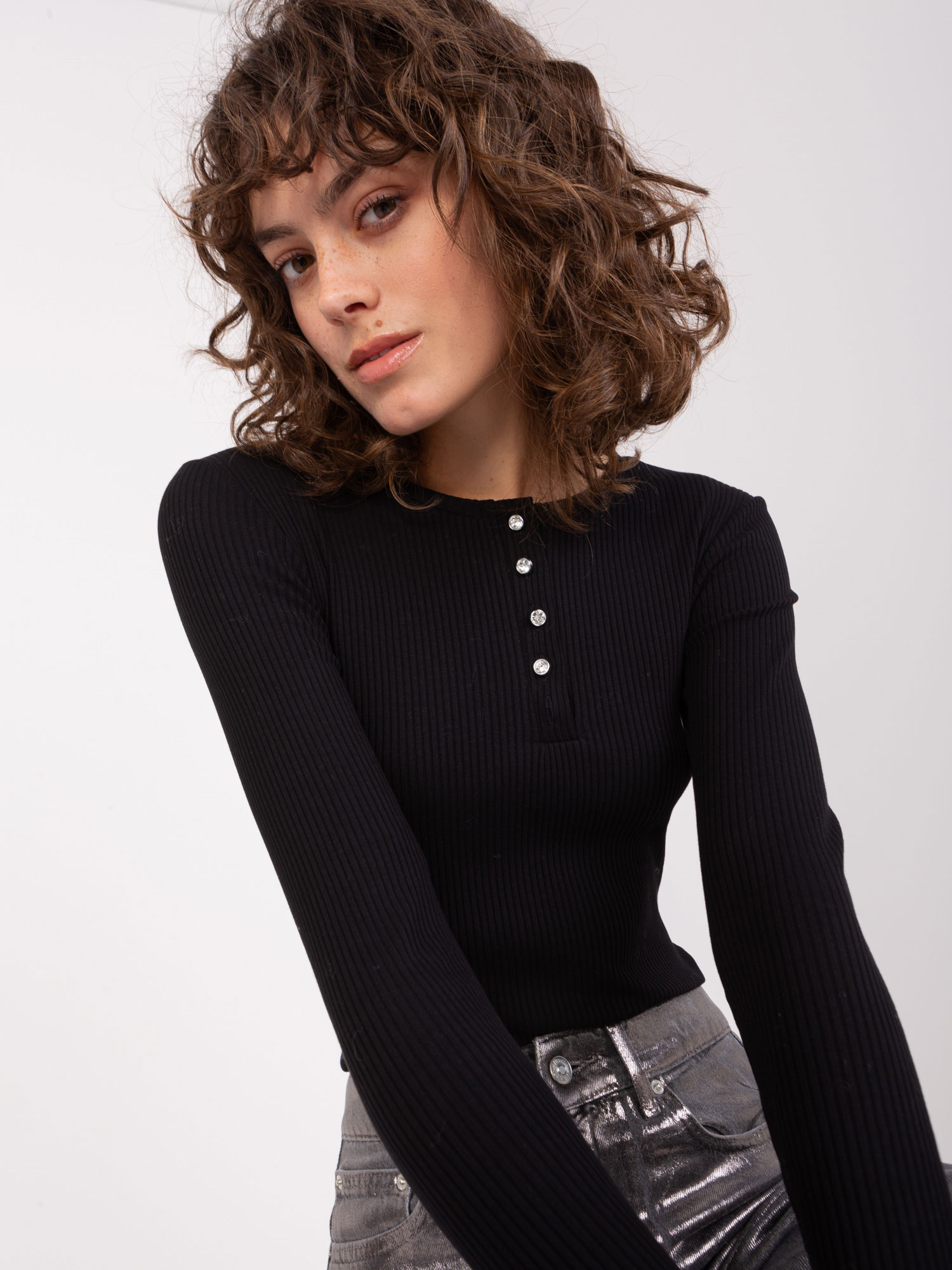Czarna prążkowana bluzka basic longsleeve