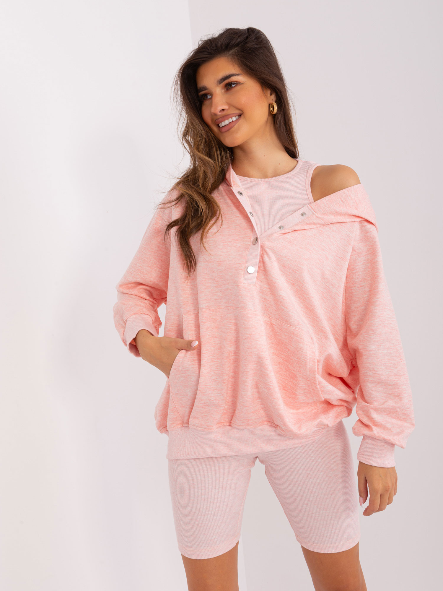 Light pink melange casual set with a sweatshirt.