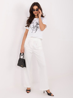 Ecru damski t-shirt z motywem twarzy