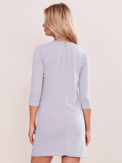 Szara sukienka z kwiatową naszywką