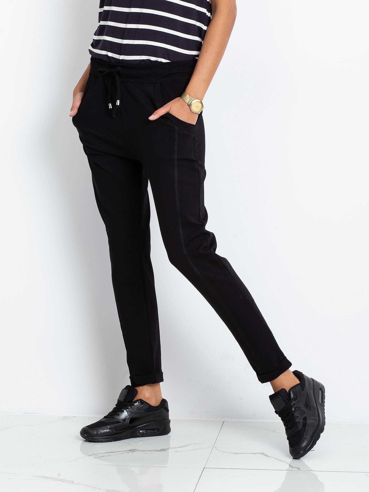 Schwarze Hose Approachable.
