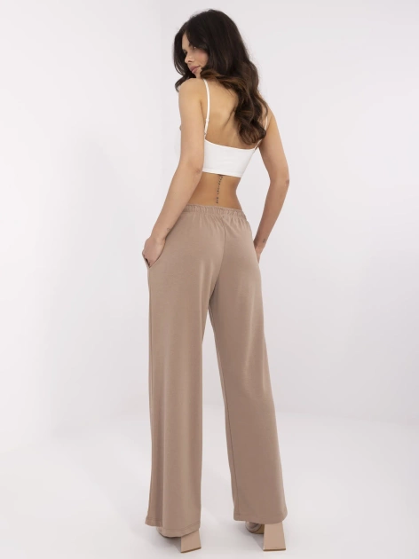 Ciemnobeżowe dresowe spodnie basic z prostą nogawką