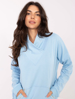 Helleblaue Sweatjacke mit Kreuzkragen RUE PARIS.