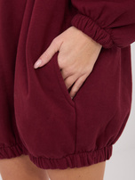 Bordowa dresowa sukienka z kapturem 