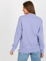 Hurt Jasnofioletowa luźna bluza bez kaptura z rozcięciami