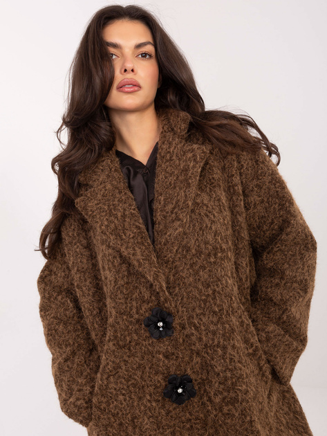 Brązowy płaszcz z odpinanymi broszkami