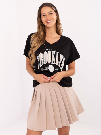 Czarno-beżowy komplet z plisowaną spódnicą