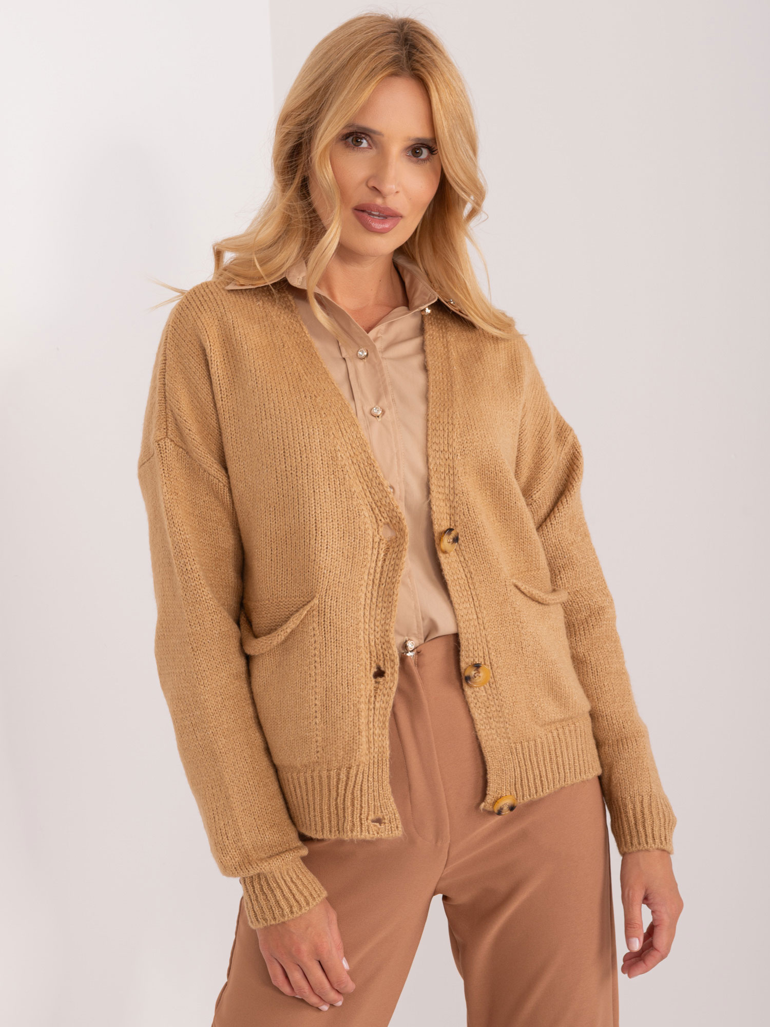 Sweter camelowy
