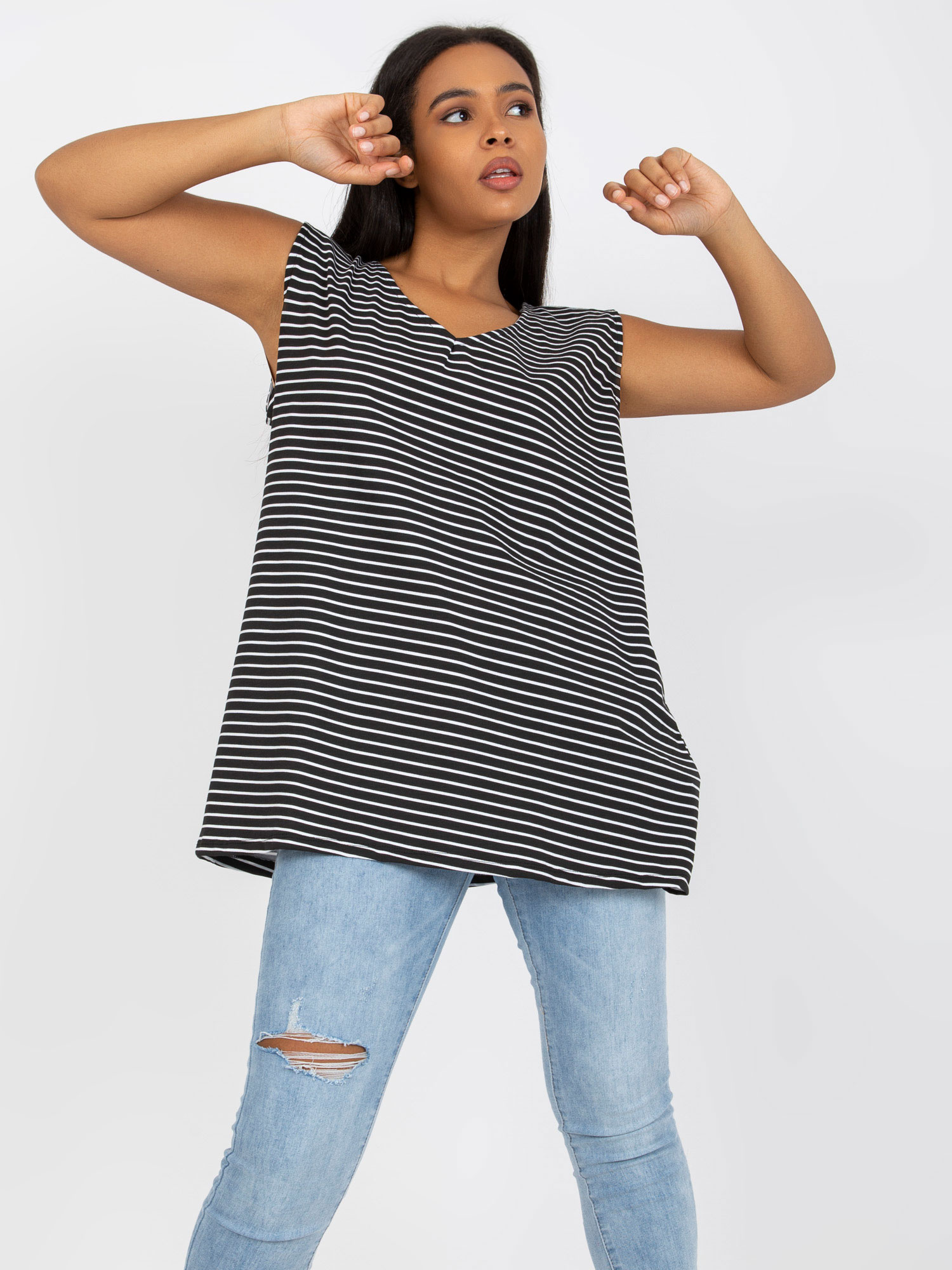 Czarno-biały luźny top plus size