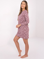 Brudnoróżowa nocna koszula z guzikami przy dekolcie