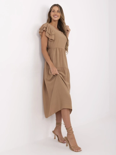 Camelowa rozkloszowana sukienka na lato