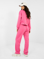 Ciemnoróżowy dresowy komplet  z miękkiego materiału 