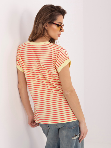 Jasnożółto-czerwony t-shirt oversize z dekoltem V