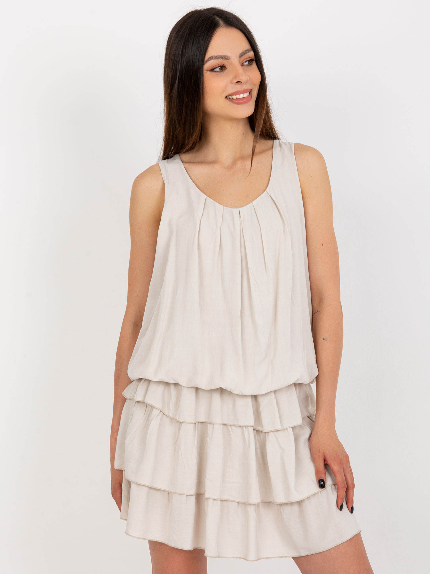 Hurt Jasnobeige Sommerkleid mit Rüschen OCH BELLA.