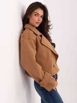 Camelowy krótki płaszcz o kroju trencza RUE PARIS