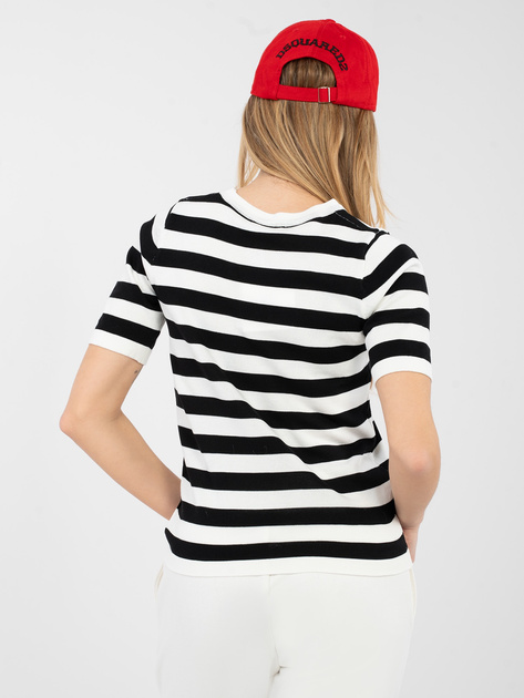 Czarny damski sweter z niewielkim haftem